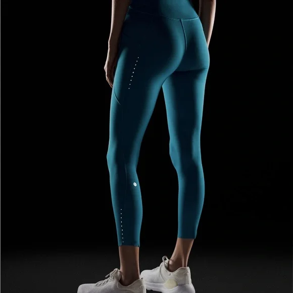 Lululemon Fast and Free High-Rise Tight 25" - Picture 5 of 9